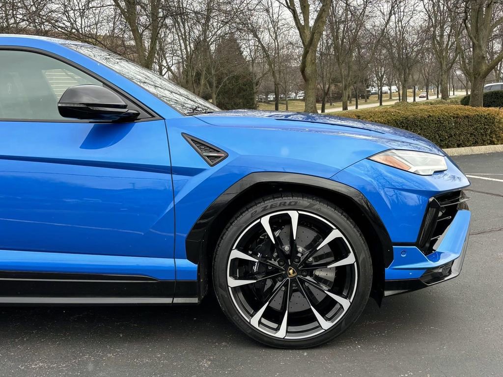 Used 2023 Lamborghini Urus S image 8