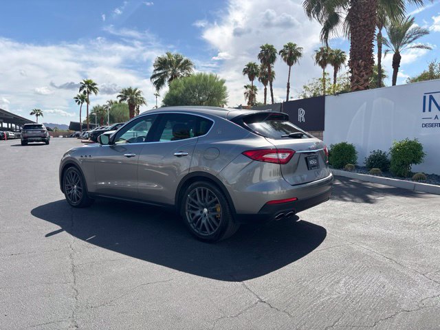 Used 2017 Maserati Levante AWD/4WD image 7