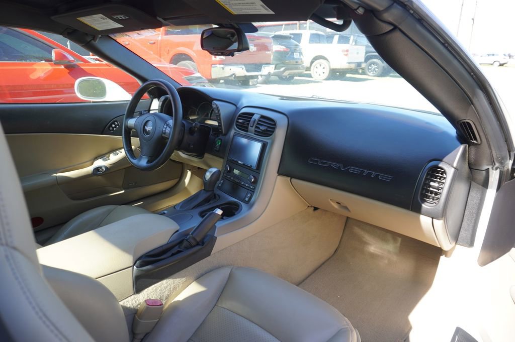 Used 2007 Chevrolet Corvette Coupe w/ Preferred Equipment Group RWD image 7