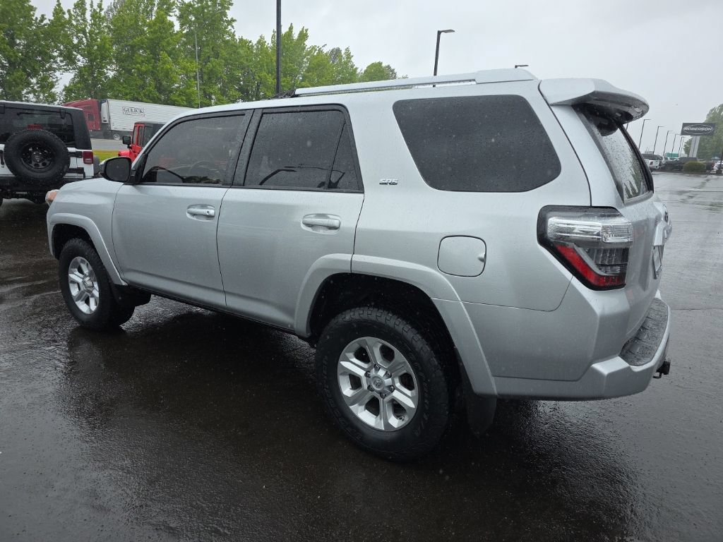 Used 2018 Toyota 4Runner SR5 AWD/4WD image 3