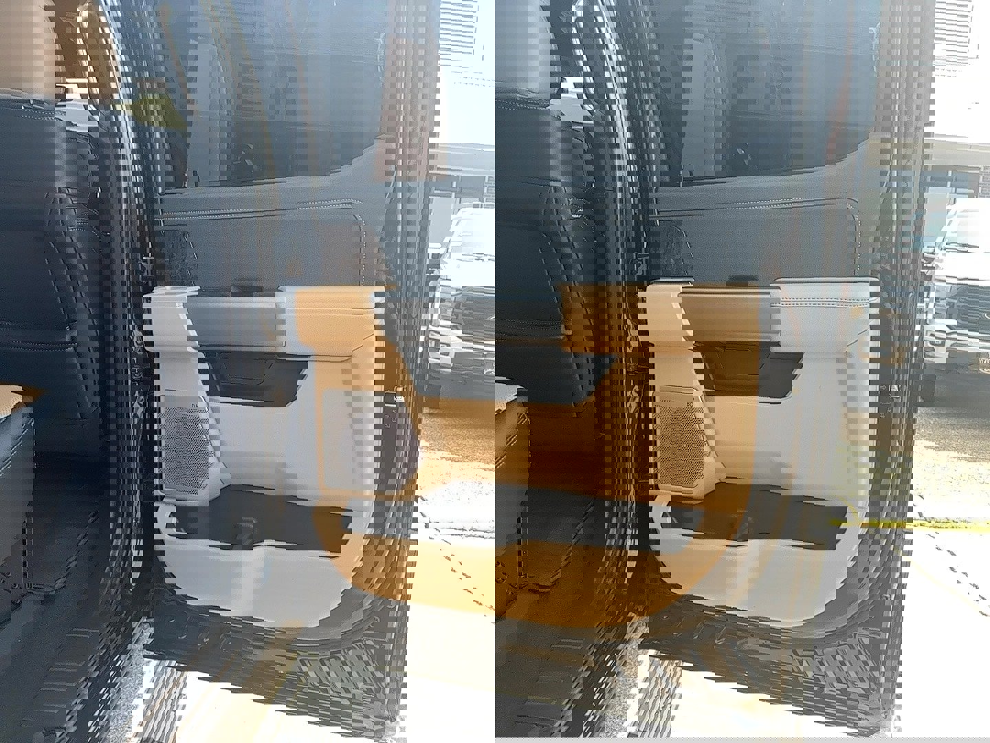 Used 2025 Ford F450 Lariat w/ Lariat Ultimate Package image 12