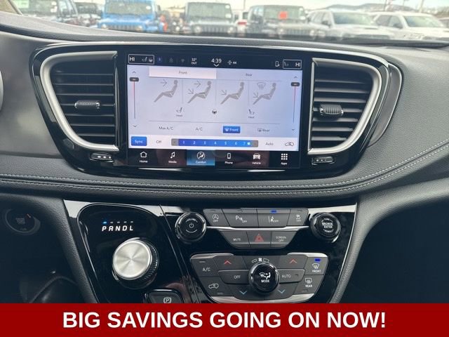 New 2026 Chrysler Pacifica Select w/ S Appearance Package image 32