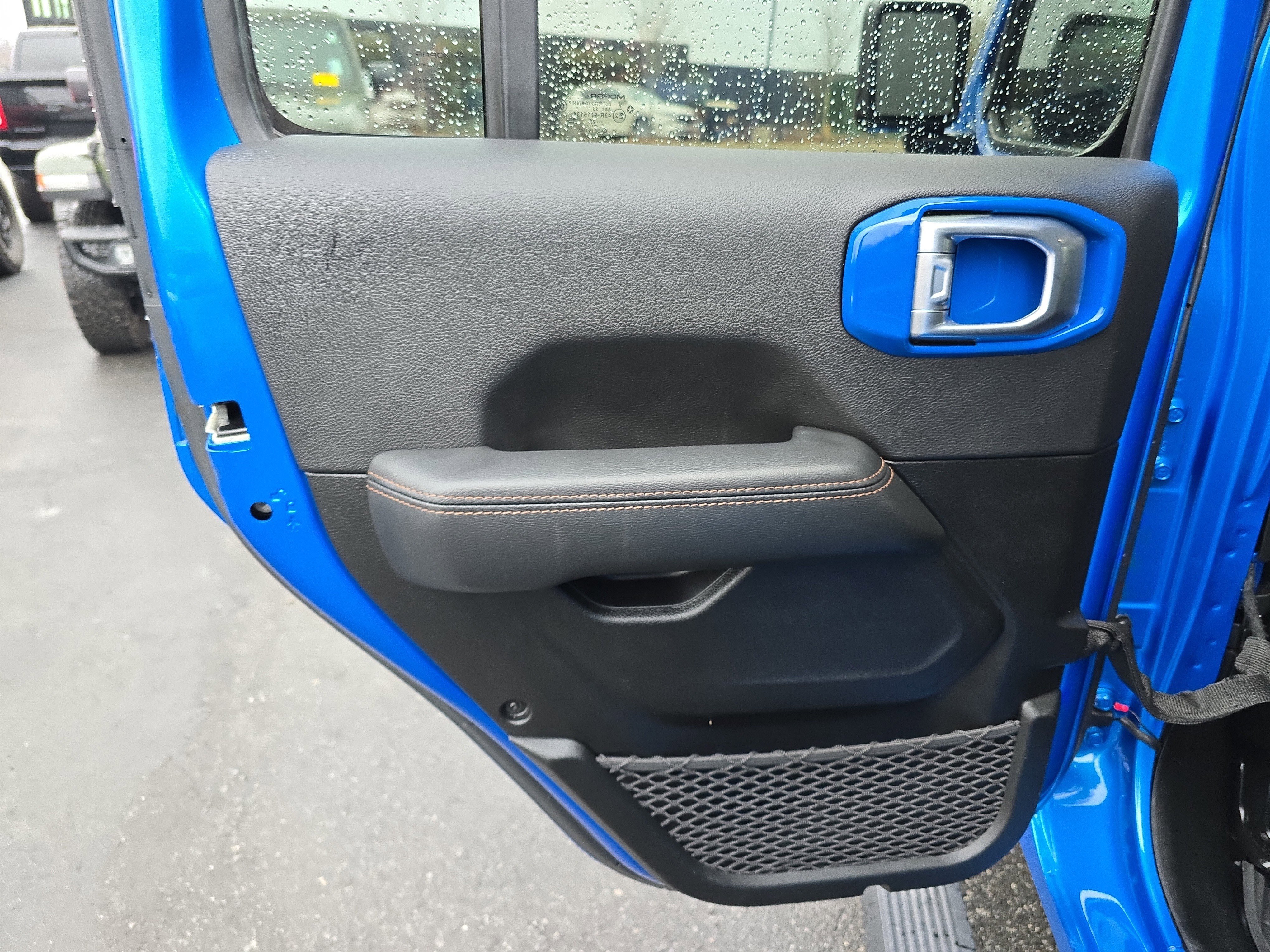 Used 2022 Jeep Wrangler Unlimited Rubicon w/ Trailer Tow Package image 14