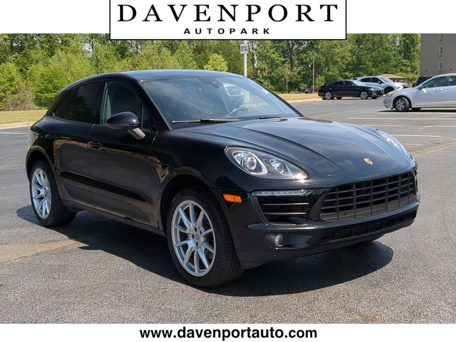 Used 2017 Porsche Macan AWD/4WD image 1