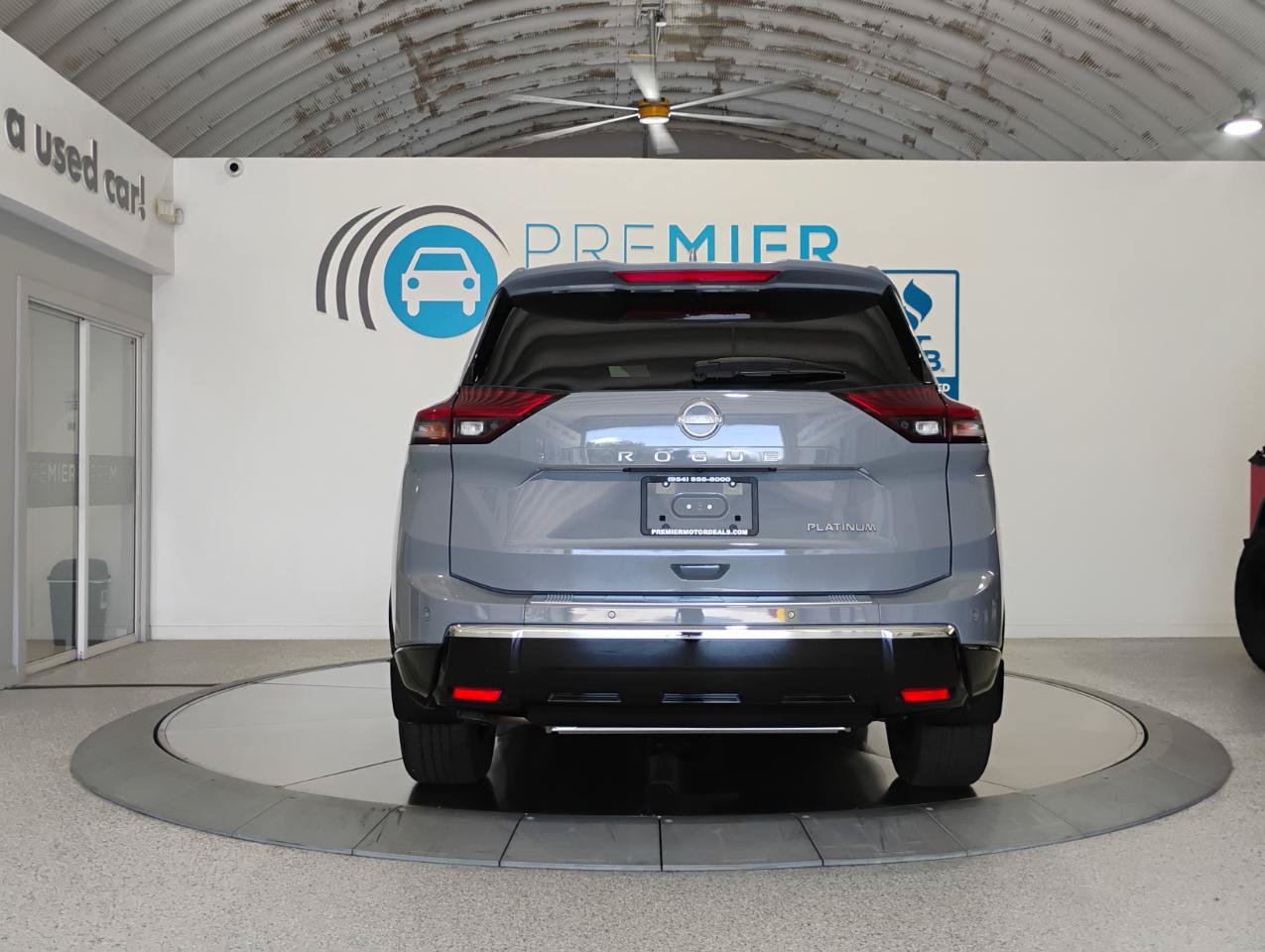 Used 2024 Nissan Rogue Platinum w/ Platinum Premium Package FWD image 8