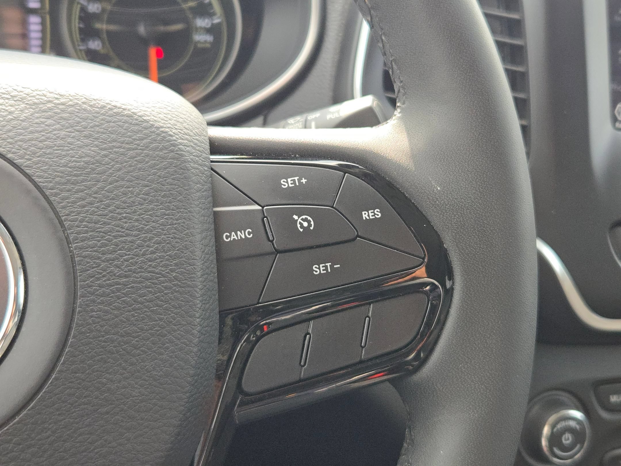 Used 2021 Jeep Cherokee Latitude Plus w/ Sun & Sound Group AWD/4WD image 20