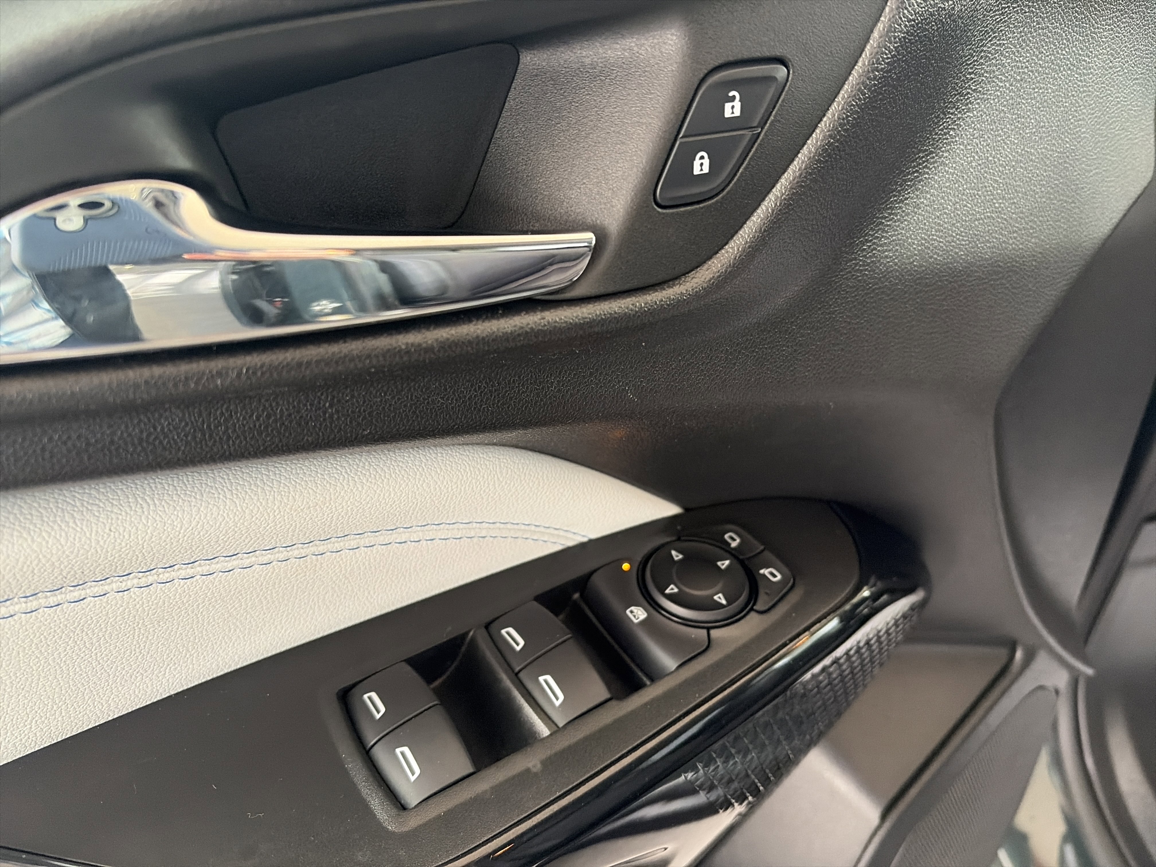 Used 2025 Chevrolet Trax LT image 13