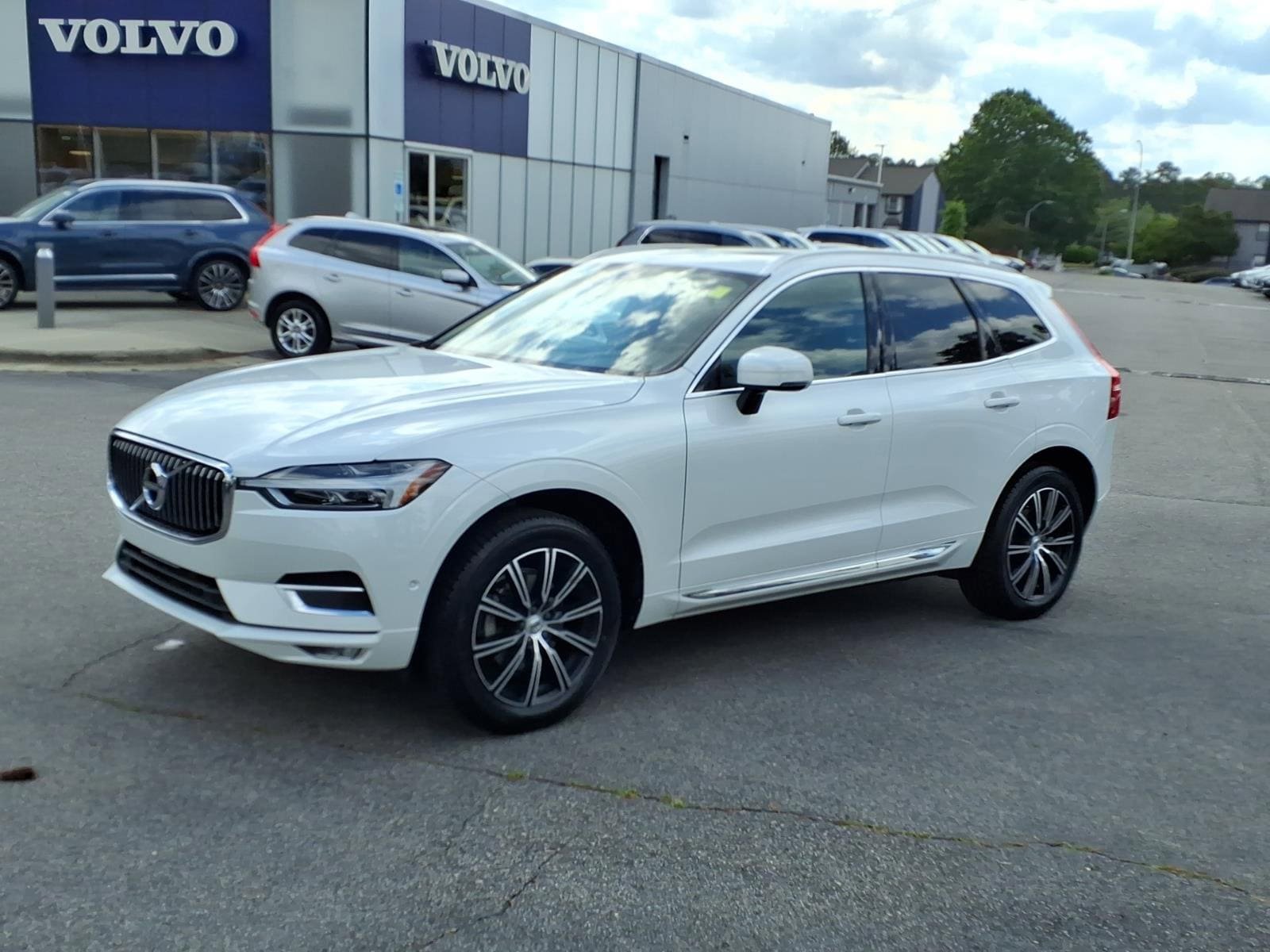 Used 2019 Volvo XC60 T5 Inscription w/ Protection Package FWD image 9