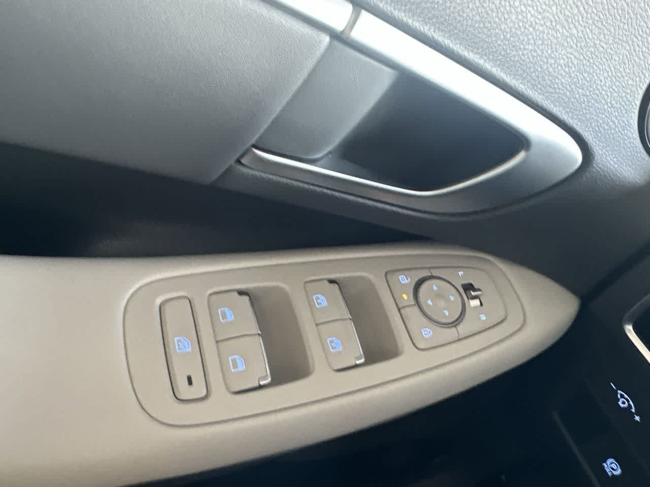 Used 2025 Hyundai Sonata SEL FWD image 17