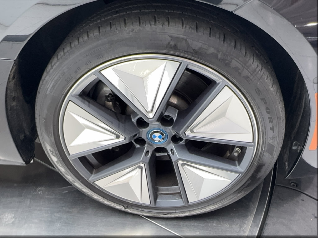 Used 2023 BMW i4 eDrive35 RWD image 16