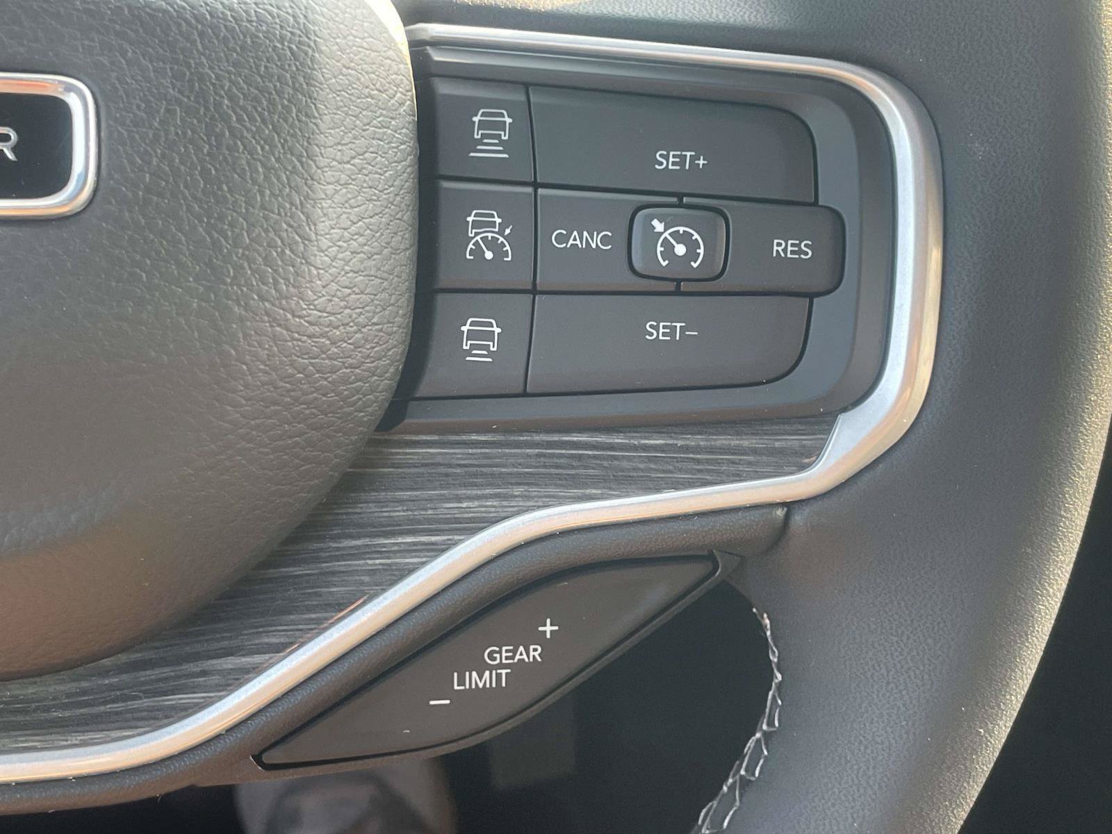 Used 2022 Jeep Wagoneer Series II w/ Flexible Seating Group AWD/4WD image 19