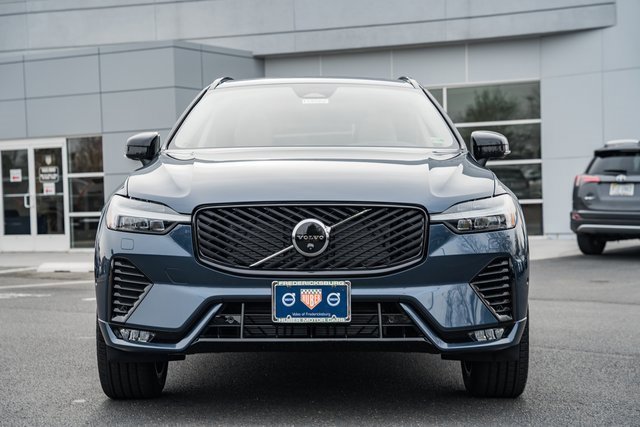 New 2026 Volvo XC60 B5 Ultra w/ Protection Package Premier image 2