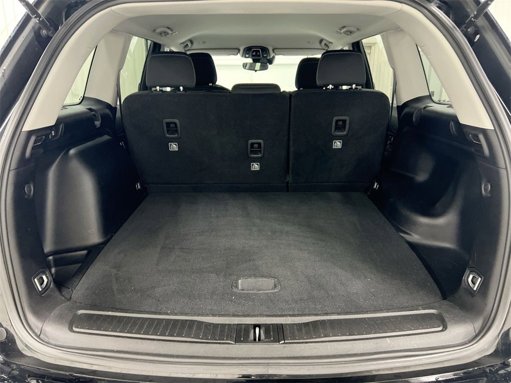 Used 2023 Jeep Grand Cherokee Laredo image 23