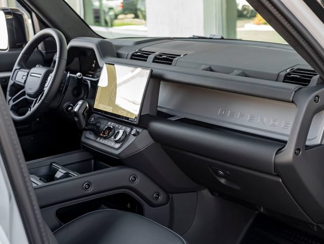 New 2026 Land Rover Defender 110 OCTA AWD/4WD image 35