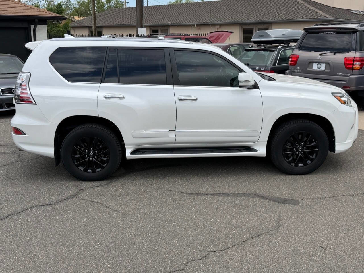 Used 2018 Lexus GX 460 Premium w/ Premium Package AWD/4WD image 24
