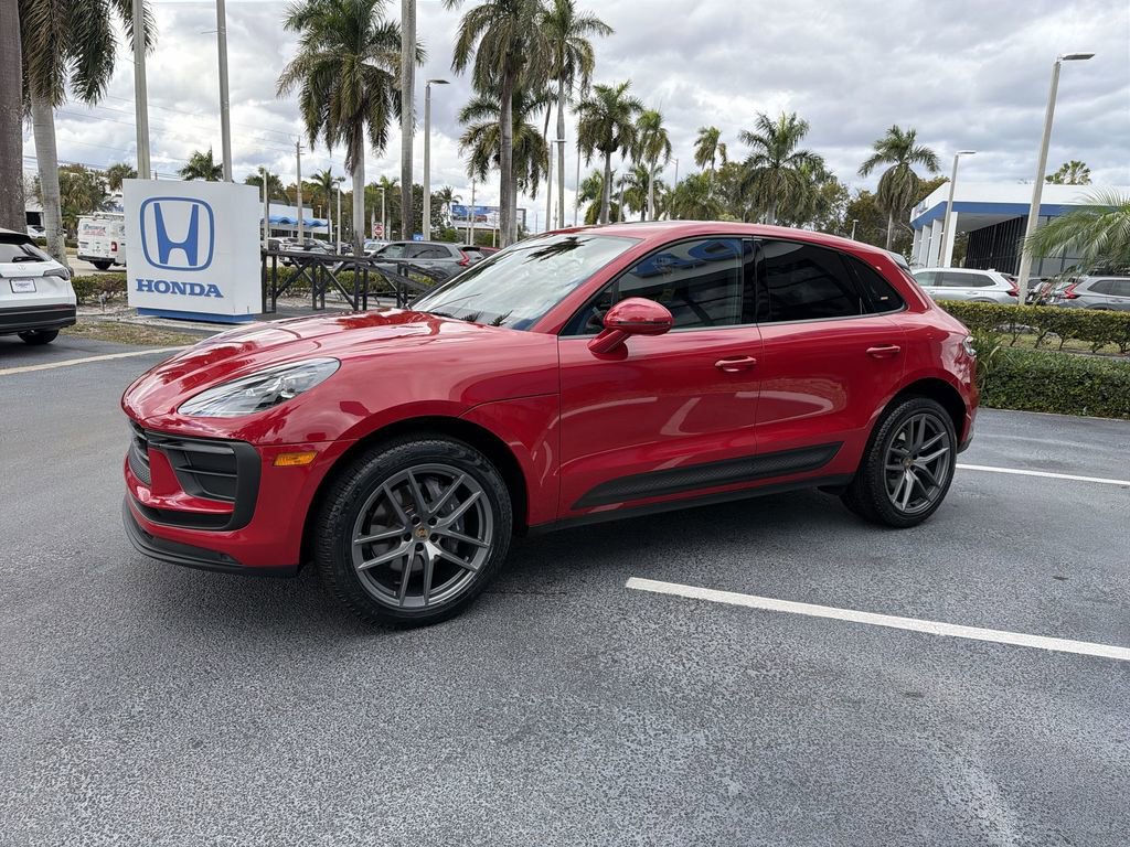 Used 2022 Porsche Macan w/ Premium Package Plus image 6