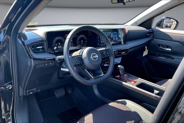 New 2026 Nissan Kicks SR FWD image 7