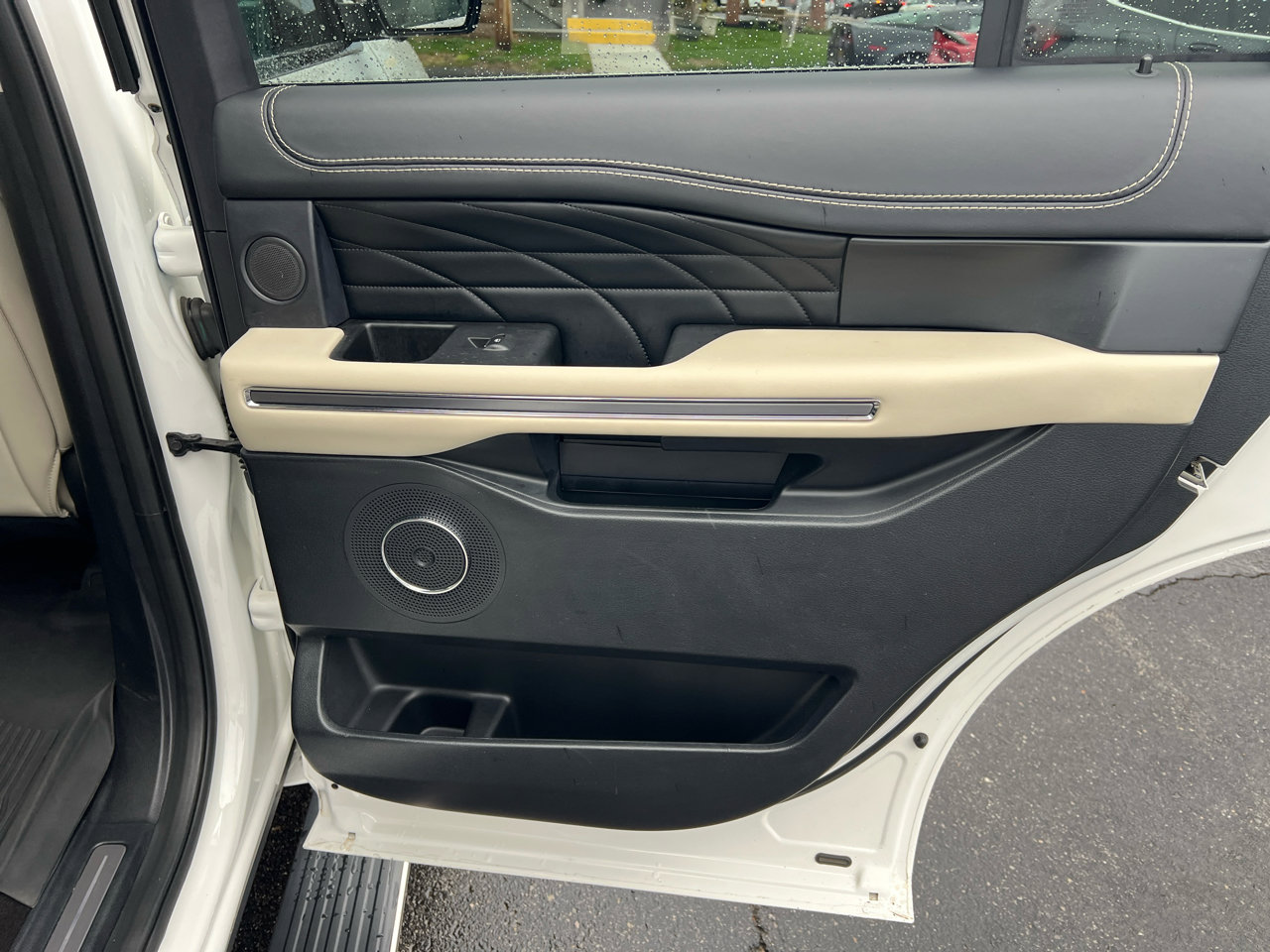 Used 2020 Ford Expedition Platinum image 19