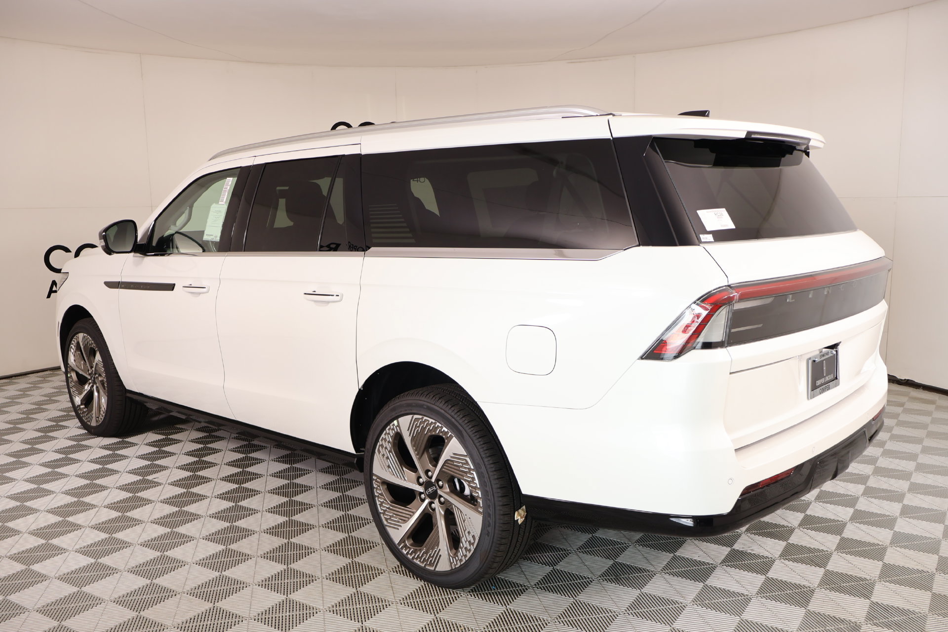 New 2027 Lincoln Navigator L Black Label AWD/4WD image 24