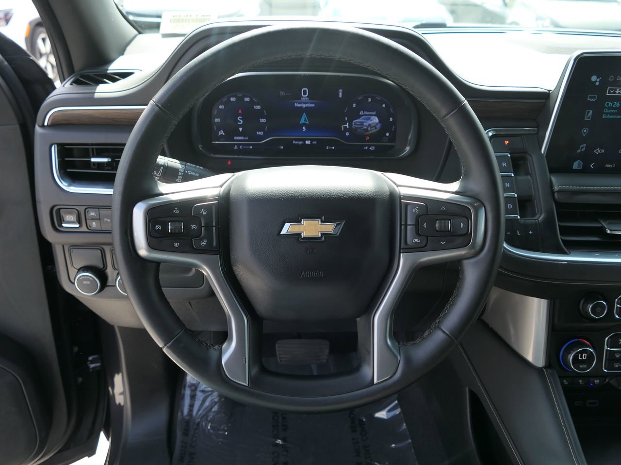 Used 2024 Chevrolet Suburban Premier image 17