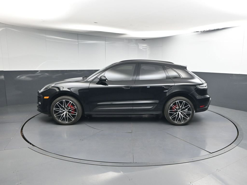 Certified 2024 Porsche Macan S AWD/4WD image 2
