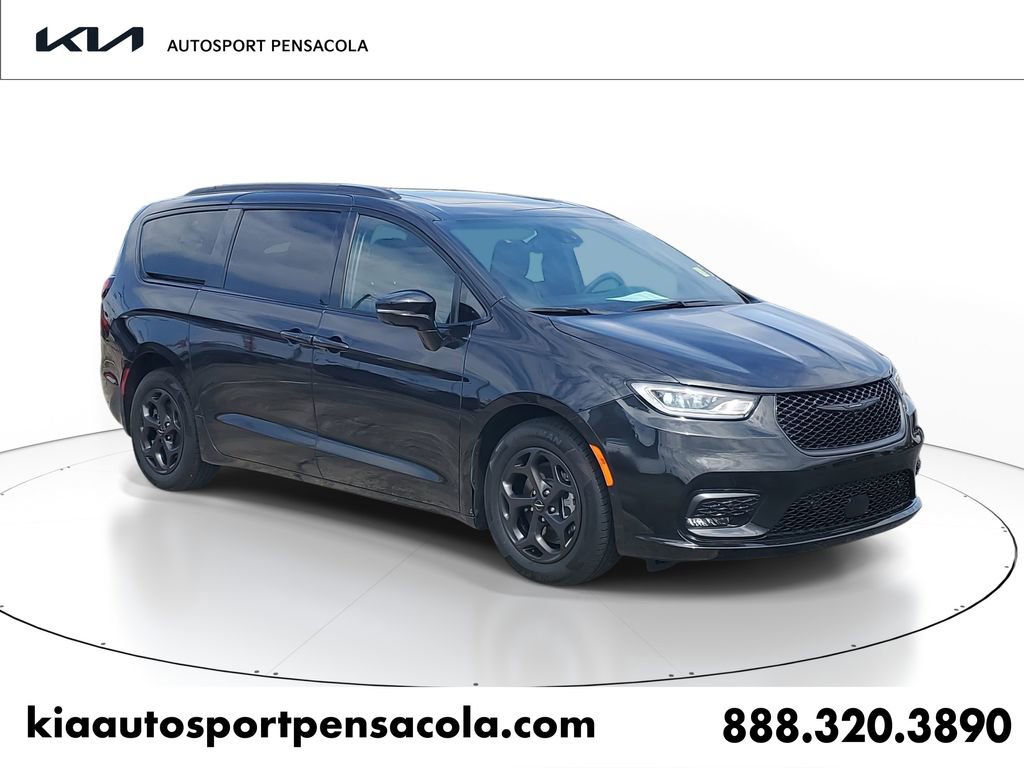 Used 2024 Chrysler Pacifica Premium