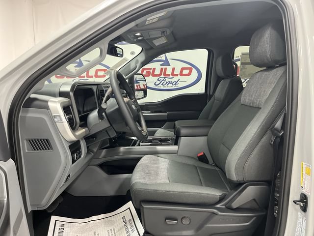 New 2026 Ford F350 XLT w/ XLT Premium Package AWD/4WD image 13