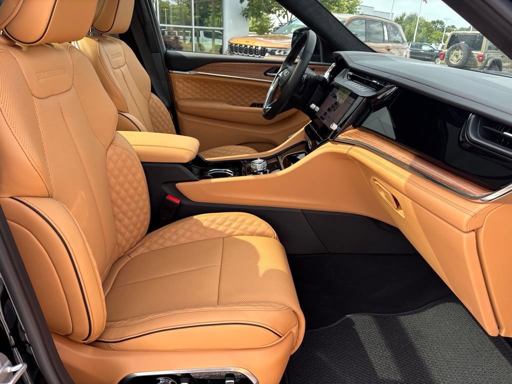 New 2027 Jeep Grand Cherokee Summit AWD/4WD image 30