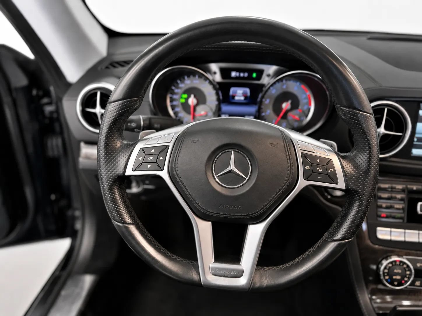 Used 2015 Mercedes-Benz SL 400 w/ Premium I Package image 12