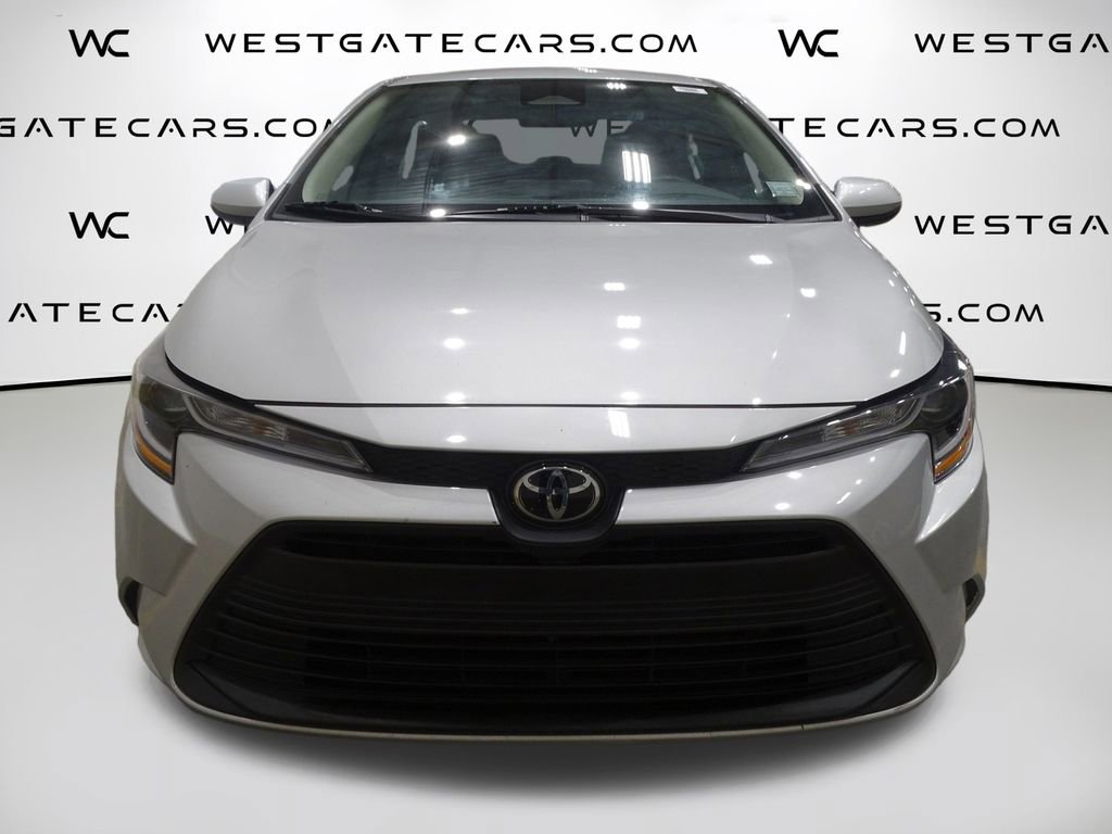 Used 2023 Toyota Corolla LE image 4