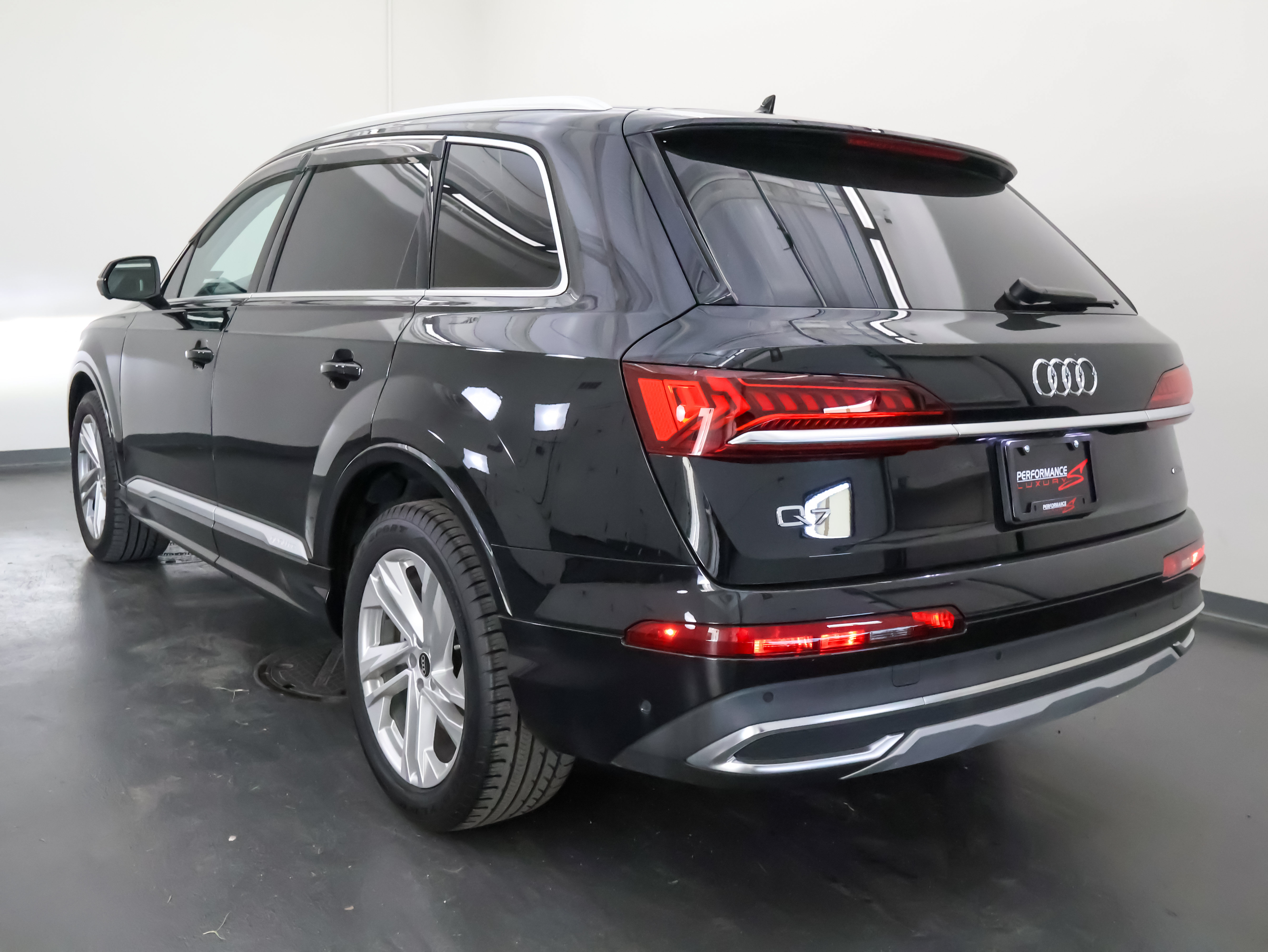 Used 2023 Audi Q7 3.0T Premium Plus w/ Premium Plus Package AWD/4WD image 5