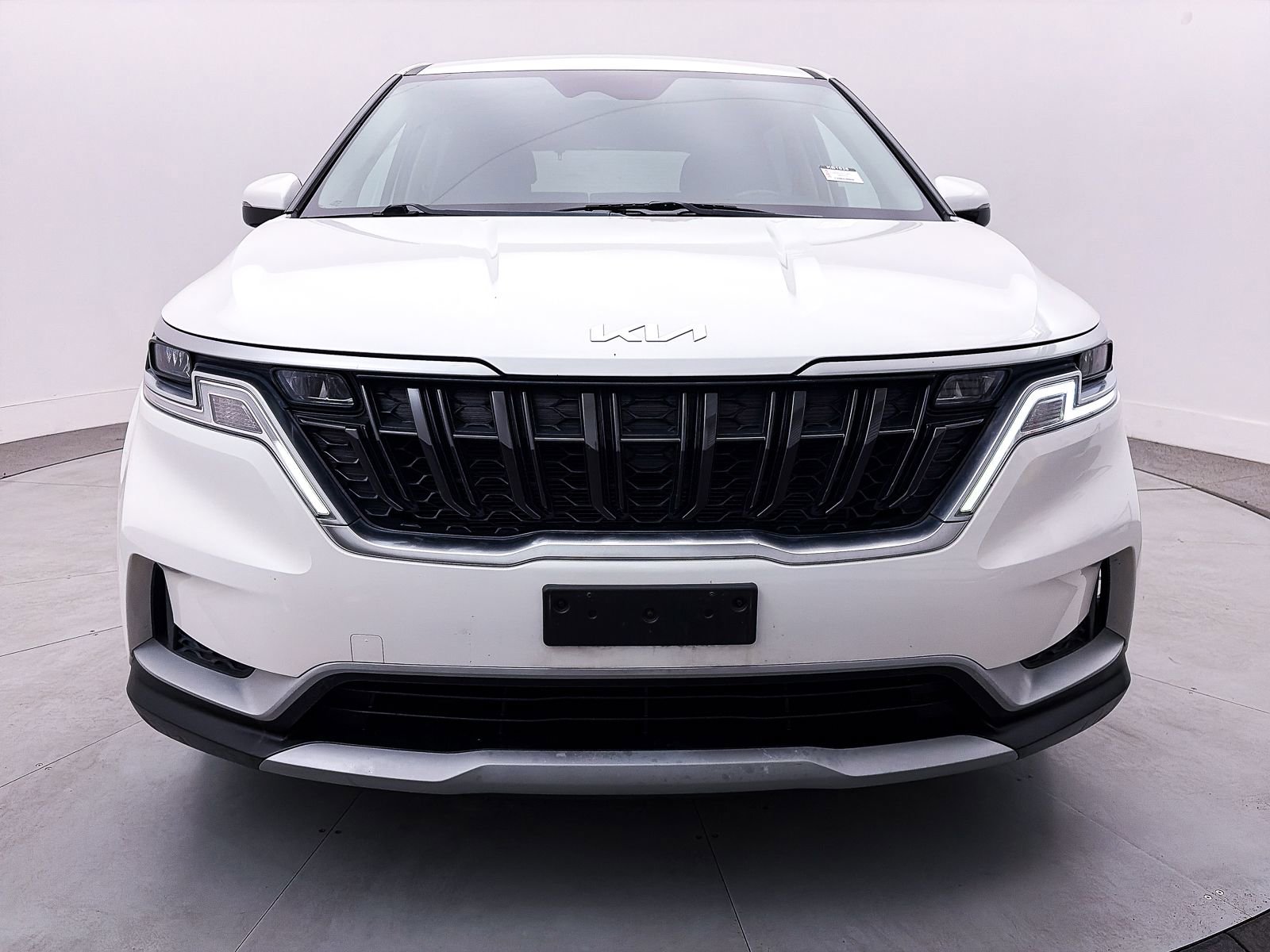 Used 2022 Kia Carnival LX image 10