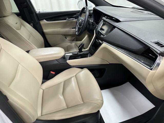 Used 2018 Cadillac XT5 FWD image 18