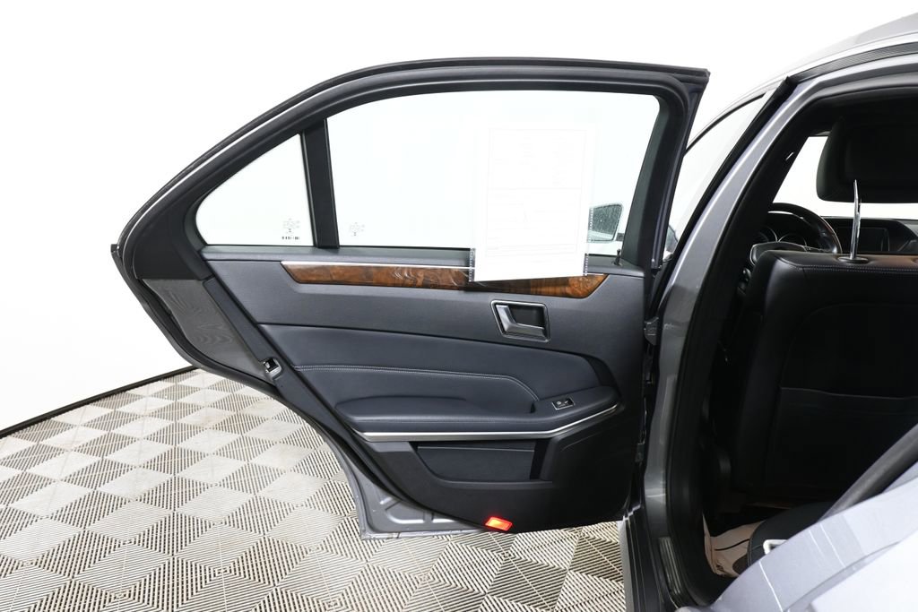 Used 2014 Mercedes-Benz E 350 4MATIC Sedan image 31