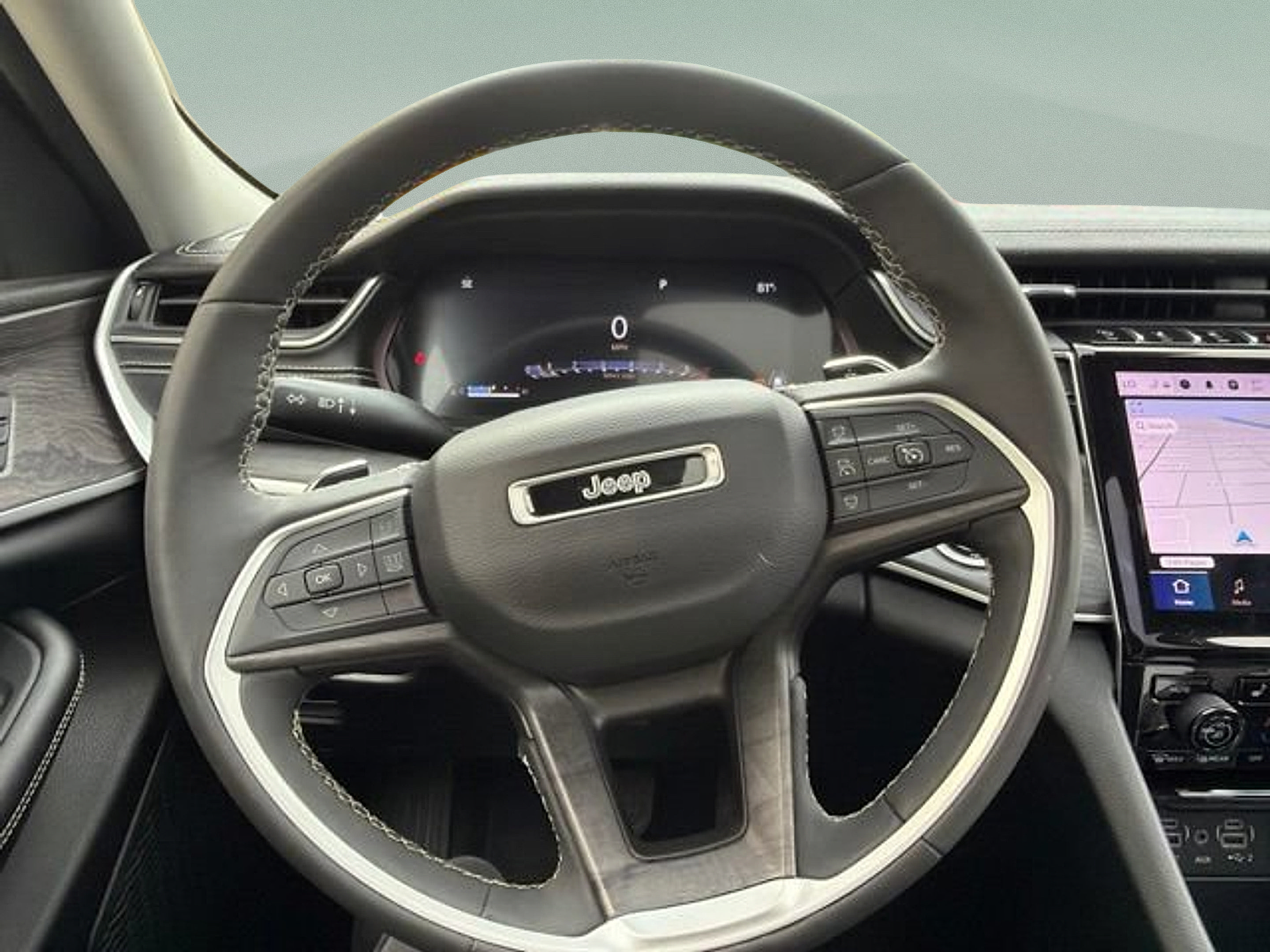 Used 2023 Jeep Grand Cherokee Limited w/ Black Appearance Package AWD/4WD image 29