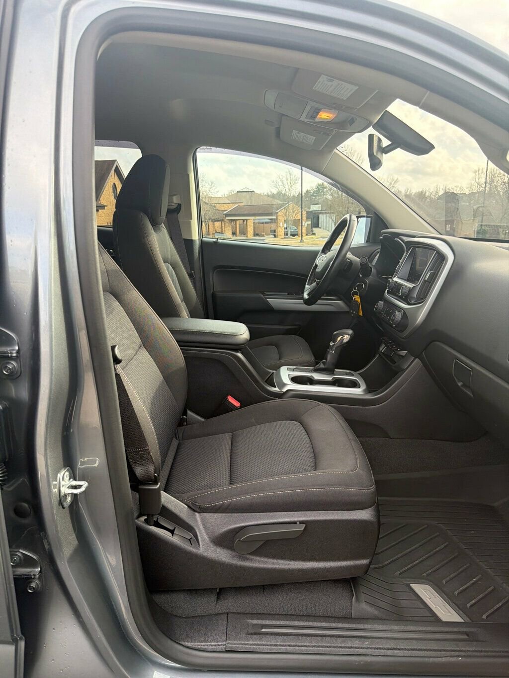 Used 2022 Chevrolet Colorado LT w/ LT Convenience Package image 12