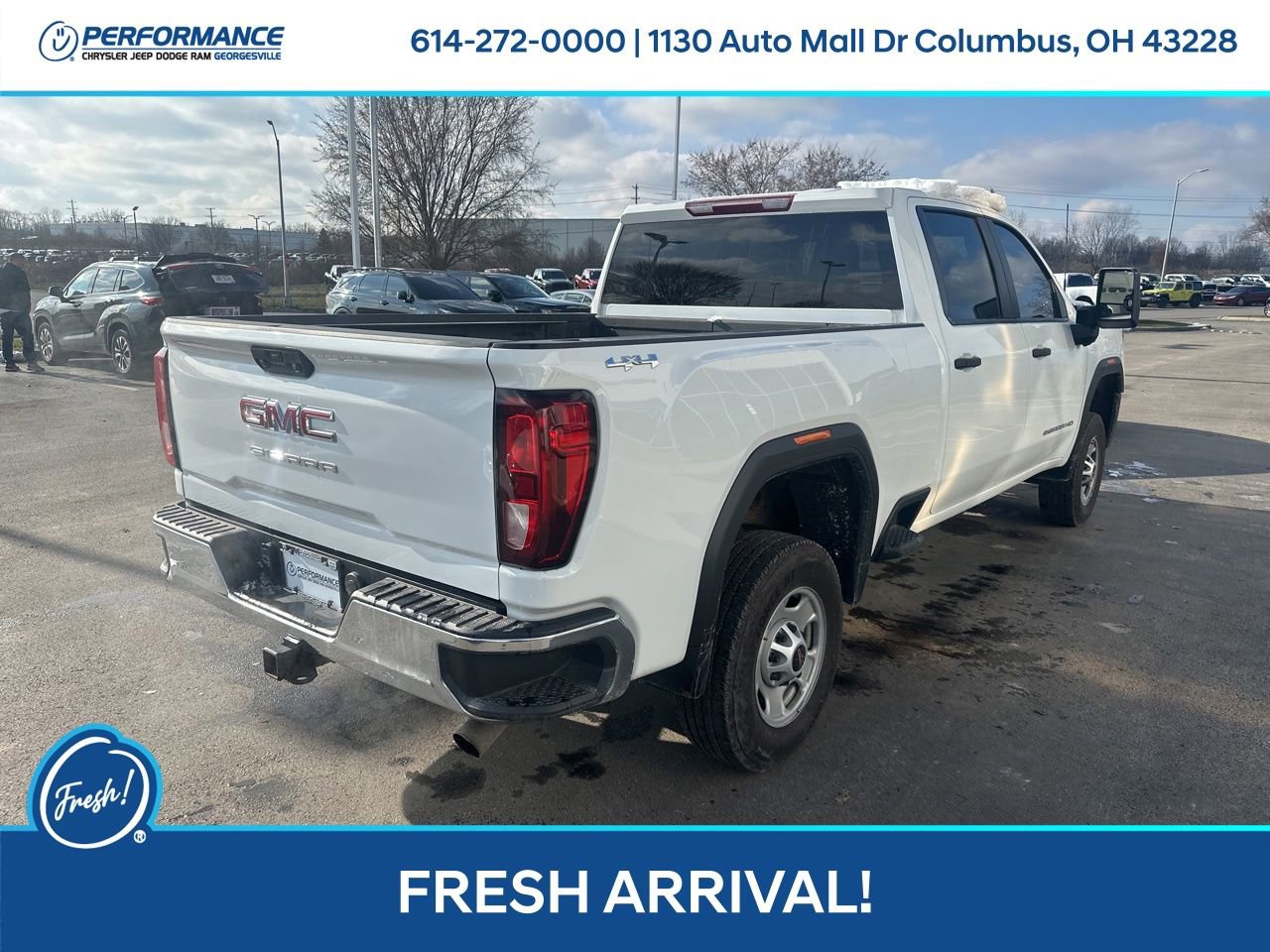 Used 2024 GMC Sierra 2500 Pro w/ Convenience Package image 4