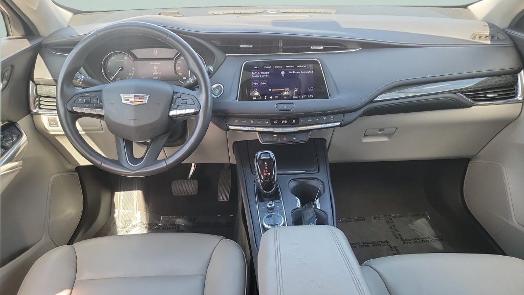 Used 2023 Cadillac XT4 Premium Luxury w/ Enhanced Visibility Package FWD image 11