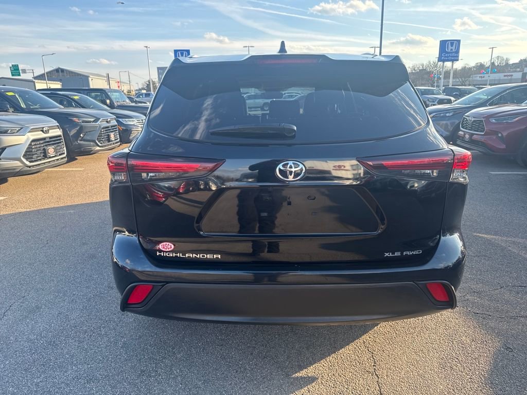 Used 2024 Toyota Highlander XLE image 6