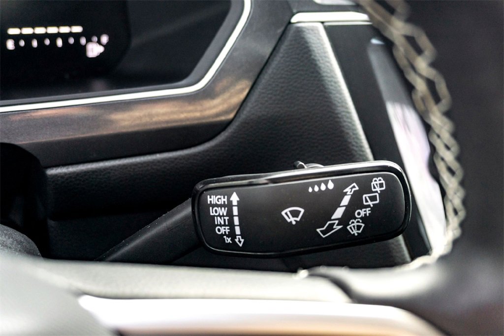 Used 2012 Jeep Grand Cherokee Laredo w/ Laredo E Group image 21