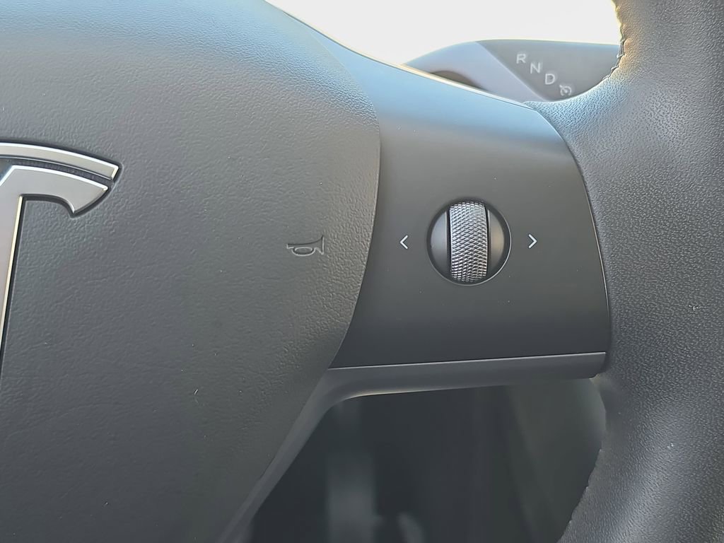 Used 2021 Tesla Model Y Long Range AWD/4WD image 21