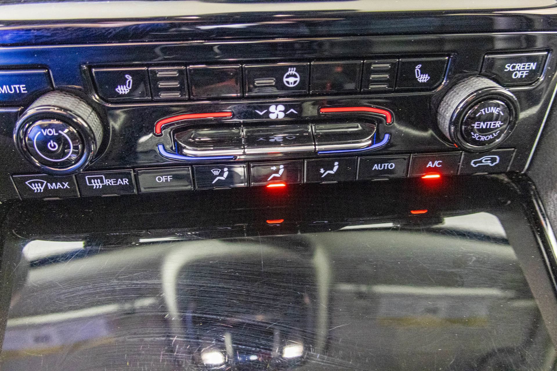 Used 2023 Jeep Grand Cherokee L Limited image 25