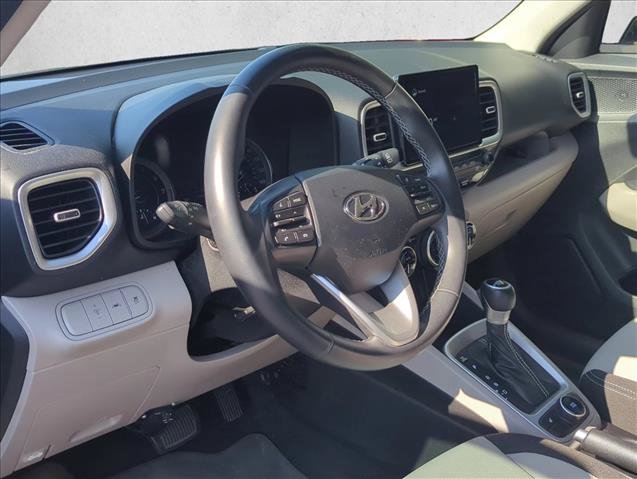 Used 2021 Hyundai Venue SEL w/ Premium Package FWD image 9