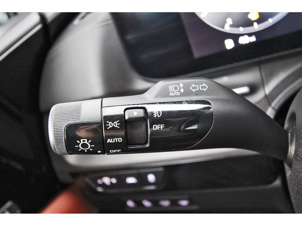 Used 2023 Kia Carnival SX FWD image 18