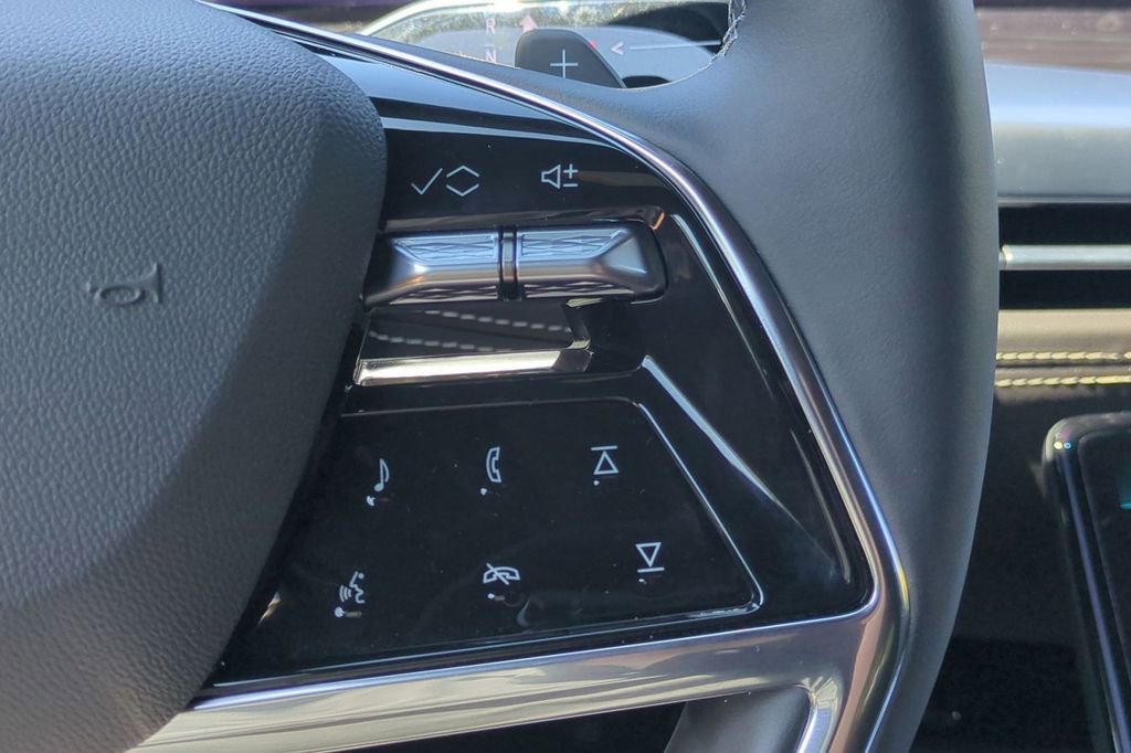 Used 2026 Cadillac Escalade ESV Sport w/ Touring Package image 26