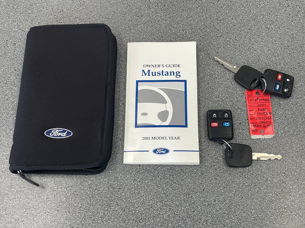 Used 2001 Ford Mustang Convertible RWD image 35