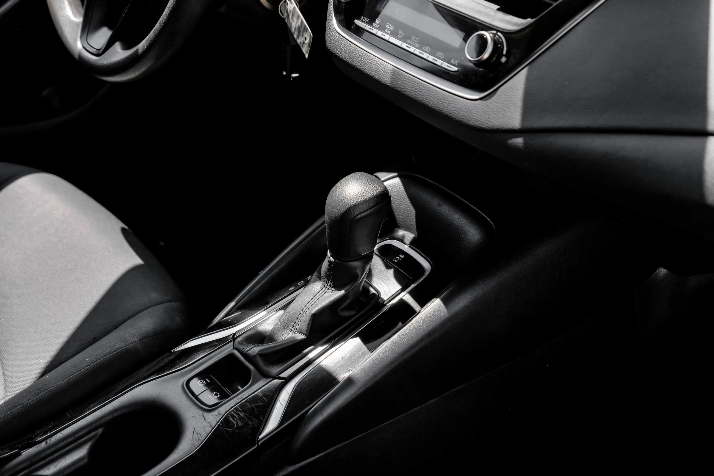 Used 2021 Toyota Corolla LE image 25