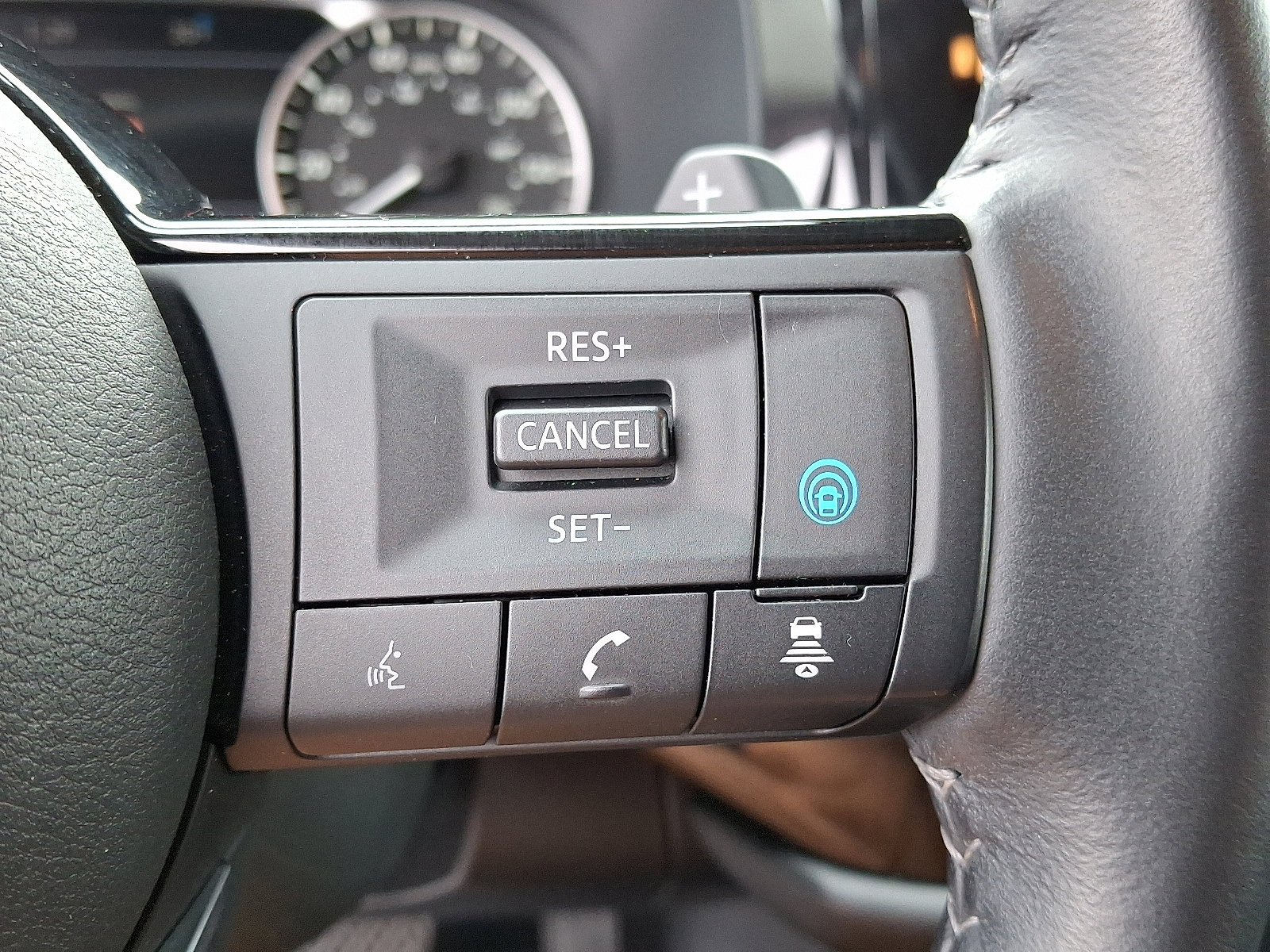 Certified 2023 Nissan Pathfinder SL w/ Lighting Package (N92) image 23