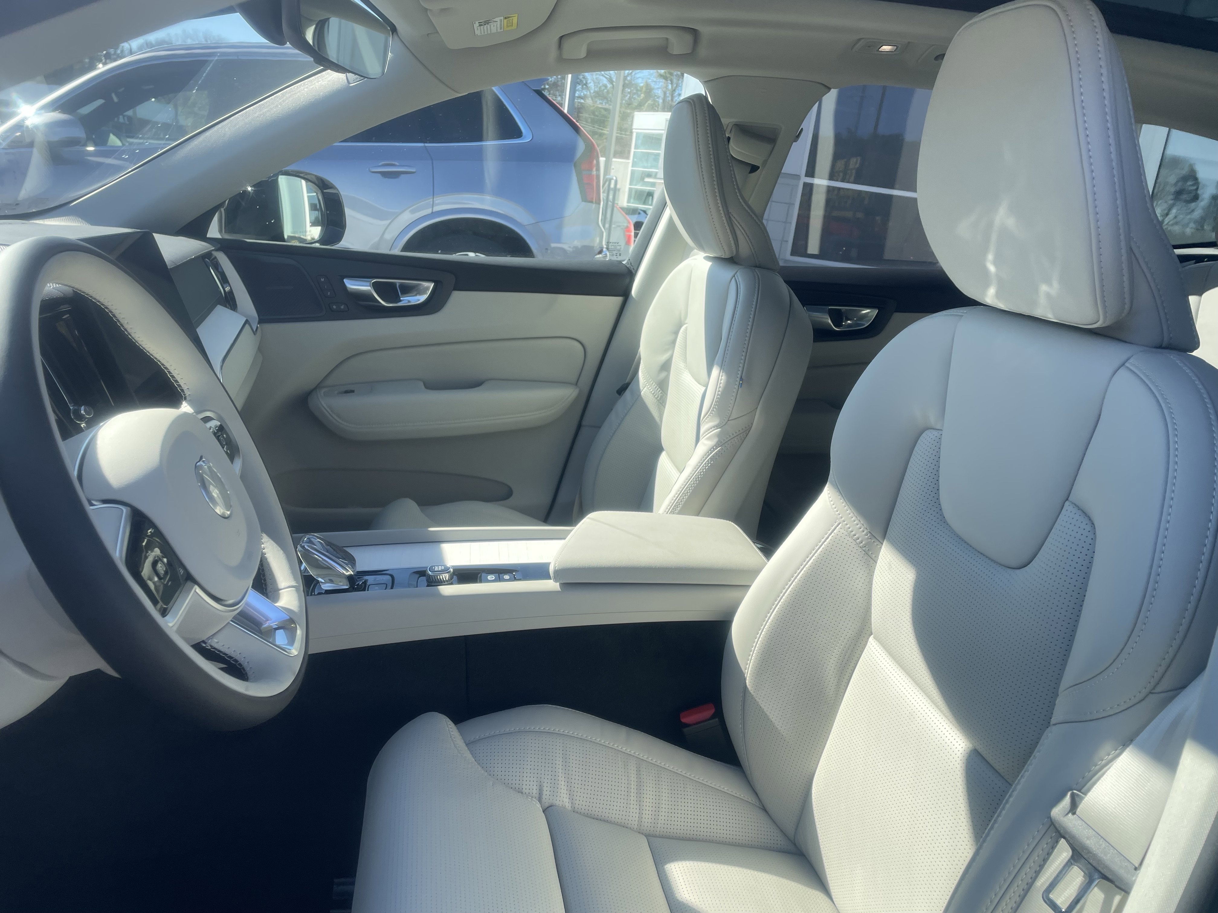 New 2026 Volvo XC60 B5 Ultra w/ Protection Package Premier image 15