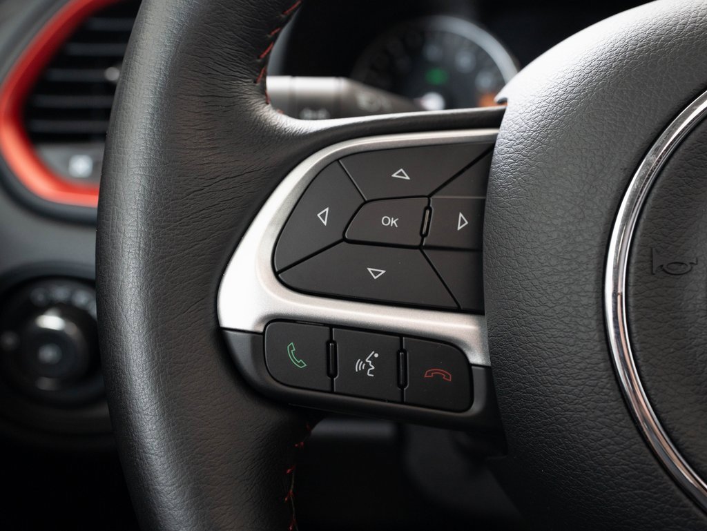 Used 2016 Jeep Renegade Trailhawk w/ Premium Trailhawk Package image 30